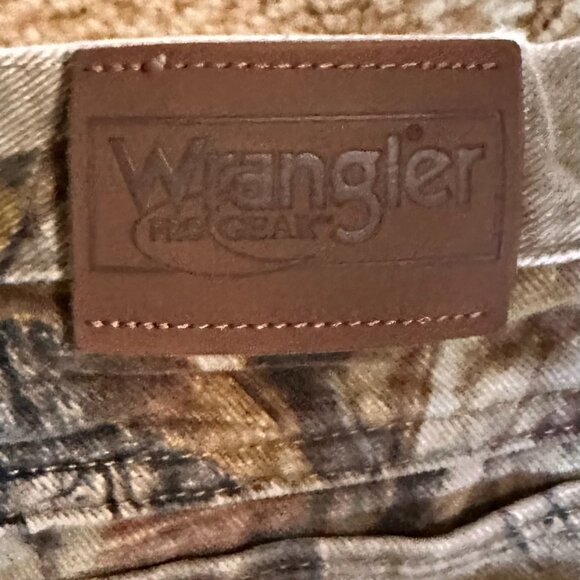 Wrangler Boys Size 12 Mossy Oak Break Up Camo Jeans Outdoors Hunting Distressed. - Picture 2 of 3